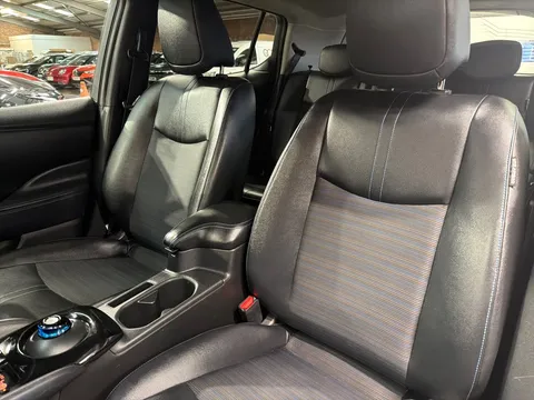NJ71CMO Nissan LEAF 160kW e+ N-Connecta 62kWh 5dr Auto Thumbnail #17