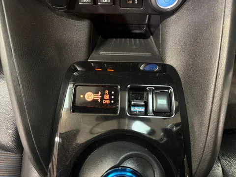 NJ71CMO Nissan LEAF 160kW e+ N-Connecta 62kWh 5dr Auto Thumbnail #24
