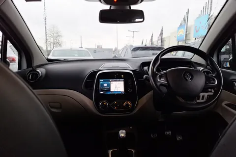 DE19VGR Renault Captur 0.9 TCE 90 GT Line 5dr Thumbnail #4