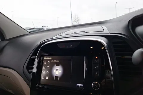 DE19VGR Renault Captur 0.9 TCE 90 GT Line 5dr Thumbnail #14