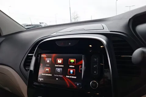 DE19VGR Renault Captur 0.9 TCE 90 GT Line 5dr Thumbnail #18