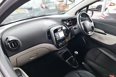 DE19VGR Renault Captur 0.9 TCE 90 GT Line 5dr Thumbnail #32