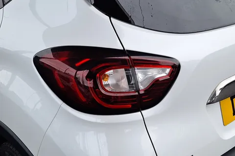 DE19VGR Renault Captur 0.9 TCE 90 GT Line 5dr Thumbnail #34