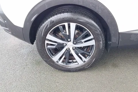 DE68OBW Peugeot 3008 1.5 BlueHDi Allure 5dr Thumbnail #5