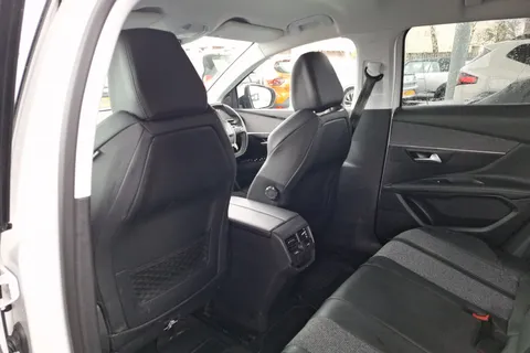 DE68OBW Peugeot 3008 1.5 BlueHDi Allure 5dr Thumbnail #15