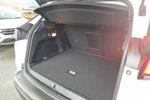DE68OBW Peugeot 3008 1.5 BlueHDi Allure 5dr Thumbnail #22