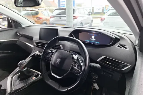 DE68OBW Peugeot 3008 1.5 BlueHDi Allure 5dr Thumbnail #31