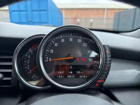 YP66HLO Mini Convertible 1.5 Cooper D 2dr Thumbnail #12