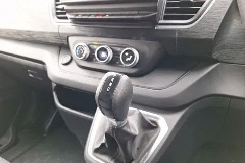 BD25JNX Renault Trafic SL30 90kW 52kWh Advance Van Auto Thumbnail #39