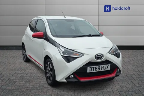 DT69HJX Toyota AYGO 1.0 VVT-i X-Trend 5dr Thumbnail #2