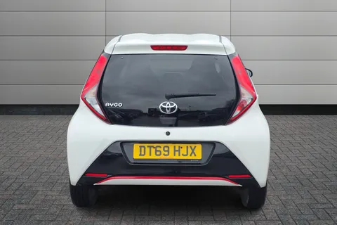 DT69HJX Toyota AYGO 1.0 VVT-i X-Trend 5dr Thumbnail #8