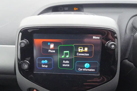 DT69HJX Toyota AYGO 1.0 VVT-i X-Trend 5dr Thumbnail #18