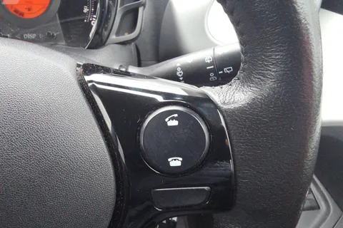 DT69HJX Toyota AYGO 1.0 VVT-i X-Trend 5dr Thumbnail #24