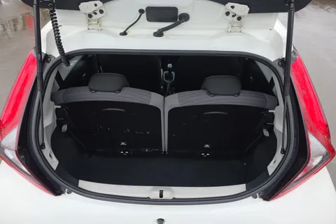 DT69HJX Toyota AYGO 1.0 VVT-i X-Trend 5dr Thumbnail #26