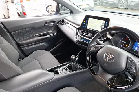 FL19ZKT Toyota C-HR 1.2T Dynamic 5dr Thumbnail #13