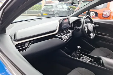 FL19ZKT Toyota C-HR 1.2T Dynamic 5dr Thumbnail #30