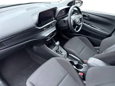 EA25YRM Hyundai i20 1.0T GDi Premium 5dr DCT Thumbnail #4