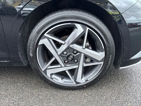 EA25YRM Hyundai i20 1.0T GDi Premium 5dr DCT Thumbnail #17