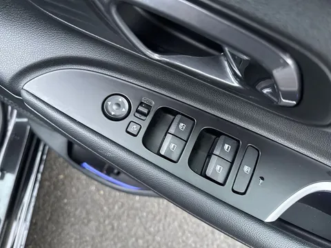 EA25YRM Hyundai i20 1.0T GDi Premium 5dr DCT Thumbnail #21