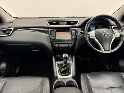 VE16NHB Nissan Qashqai 1.5 dCi Tekna 5dr Thumbnail #3