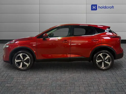 YC72VFE Nissan Qashqai 1.3 DiG-T MH N-Connecta [Glass Roof] 5dr Thumbnail #4