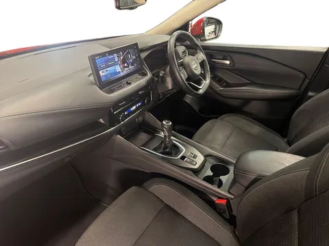 YC72VFE Nissan Qashqai 1.3 DiG-T MH N-Connecta [Glass Roof] 5dr Thumbnail #10