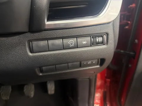 YC72VFE Nissan Qashqai 1.3 DiG-T MH N-Connecta [Glass Roof] 5dr Thumbnail #22