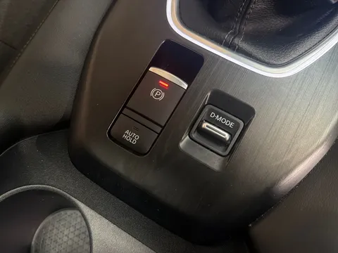 YC72VFE Nissan Qashqai 1.3 DiG-T MH N-Connecta [Glass Roof] 5dr Thumbnail #24