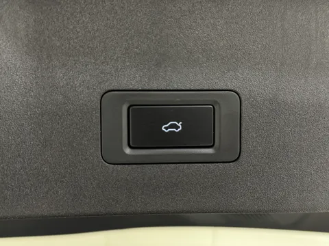 DG75RMU Omoda 9 1.5T SHS Noble 5dr 3DHT Thumbnail #8