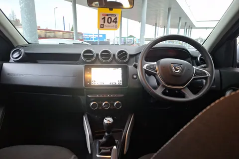 DS71FBZ Dacia Duster 1.3 TCe 130 Prestige 5dr Thumbnail #4