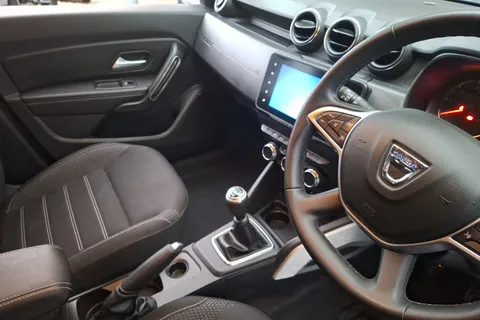 DS71FBZ Dacia Duster 1.3 TCe 130 Prestige 5dr Thumbnail #13