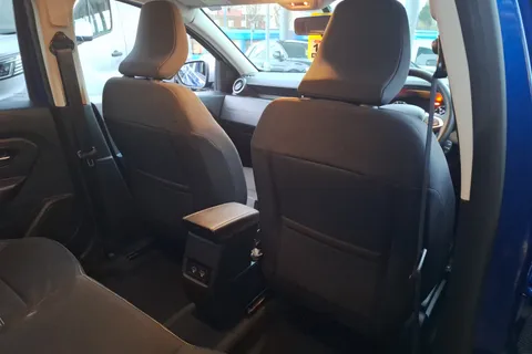 DS71FBZ Dacia Duster 1.3 TCe 130 Prestige 5dr Thumbnail #16