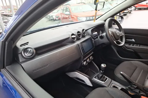 DS71FBZ Dacia Duster 1.3 TCe 130 Prestige 5dr Thumbnail #26