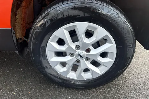 BD23UDX Dacia Duster 1.0 TCe 90 Expression 5dr Thumbnail #14