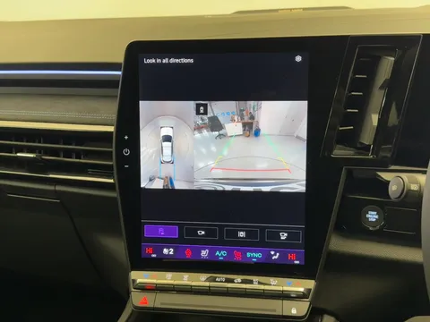 DU25VVJ Renault Austral E-Tech FHEV Iconic Esprit Alpine 5dr Auto Thumbnail #27