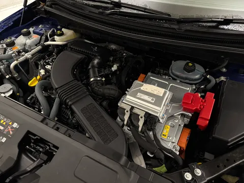 DU25VVJ Renault Austral E-Tech FHEV Iconic Esprit Alpine 5dr Auto Thumbnail #32