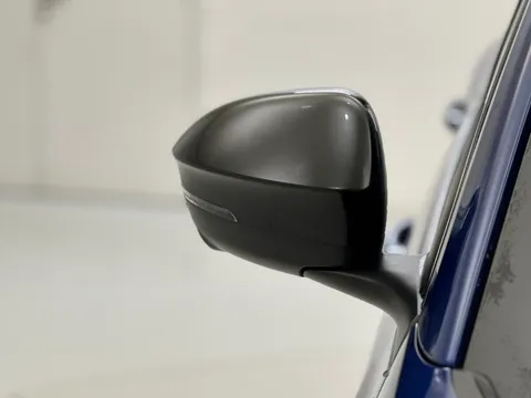 DU25VVJ Renault Austral E-Tech FHEV Iconic Esprit Alpine 5dr Auto Thumbnail #33