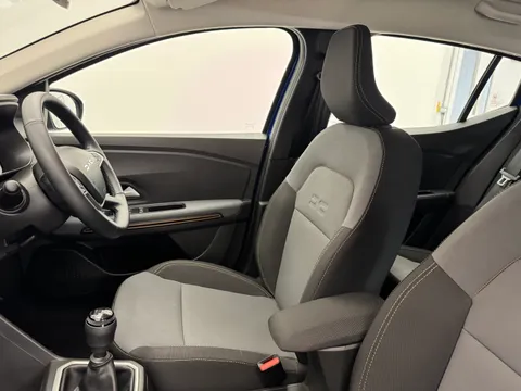 Y29KAW Dacia Sandero Stepway 1.0 TCe Extreme 5dr Thumbnail #13