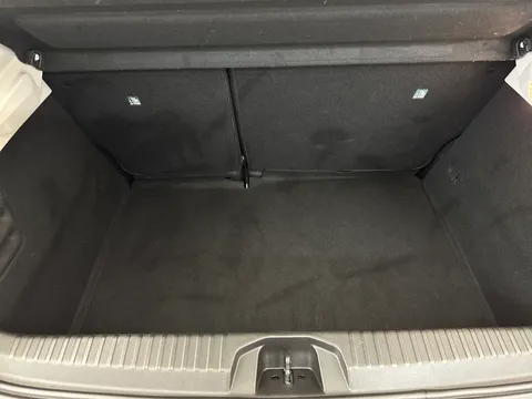 DL21CKG Renault Clio 1.0 TCe 90 Iconic 5dr Thumbnail #9