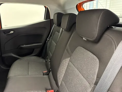 DL21CKG Renault Clio 1.0 TCe 90 Iconic 5dr Thumbnail #10