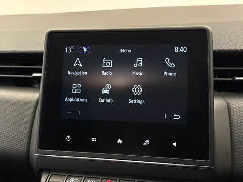 DL21CKG Renault Clio 1.0 TCe 90 Iconic 5dr Thumbnail #24