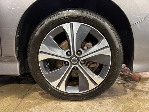 NC71UDL Nissan LEAF 160kW e+ N-Connecta 62kWh 5dr Auto Thumbnail #9