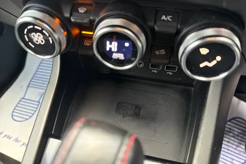 17 of 40 for Renault ARKANA 1.6 E-TECH Hybrid 145 R.S. Line 5dr Auto