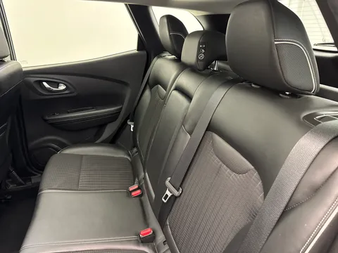 HV18HZF Renault Kadjar 1.6 dCi Signature Nav 5dr Thumbnail #10