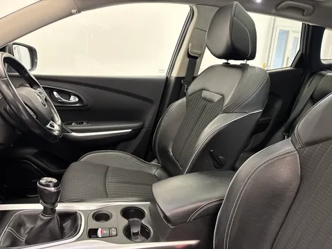 HV18HZF Renault Kadjar 1.6 dCi Signature Nav 5dr Thumbnail #13