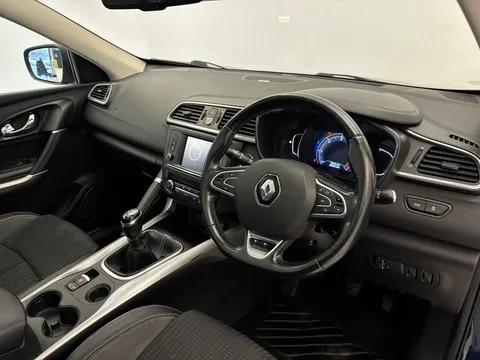 HV18HZF Renault Kadjar 1.6 dCi Signature Nav 5dr Thumbnail #22