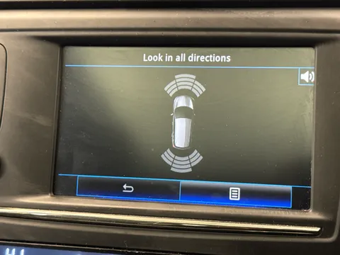 HV18HZF Renault Kadjar 1.6 dCi Signature Nav 5dr Thumbnail #27