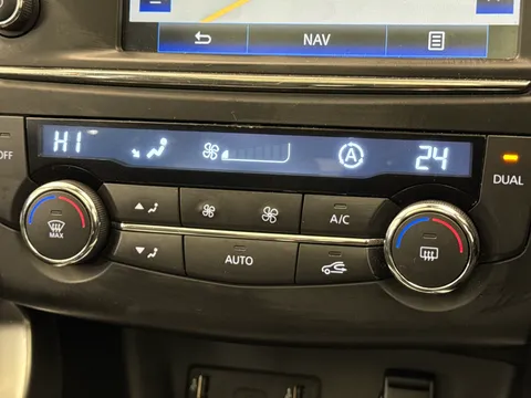 HV18HZF Renault Kadjar 1.6 dCi Signature Nav 5dr Thumbnail #28