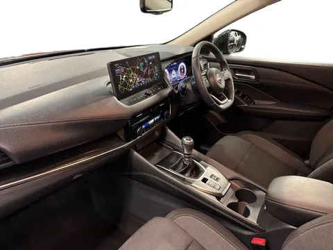 YF72VWM Nissan Qashqai 1.3 DiG-T MH N-Connecta 5dr Thumbnail #11