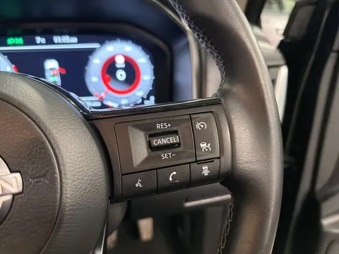 YF72VWM Nissan Qashqai 1.3 DiG-T MH N-Connecta 5dr Thumbnail #23